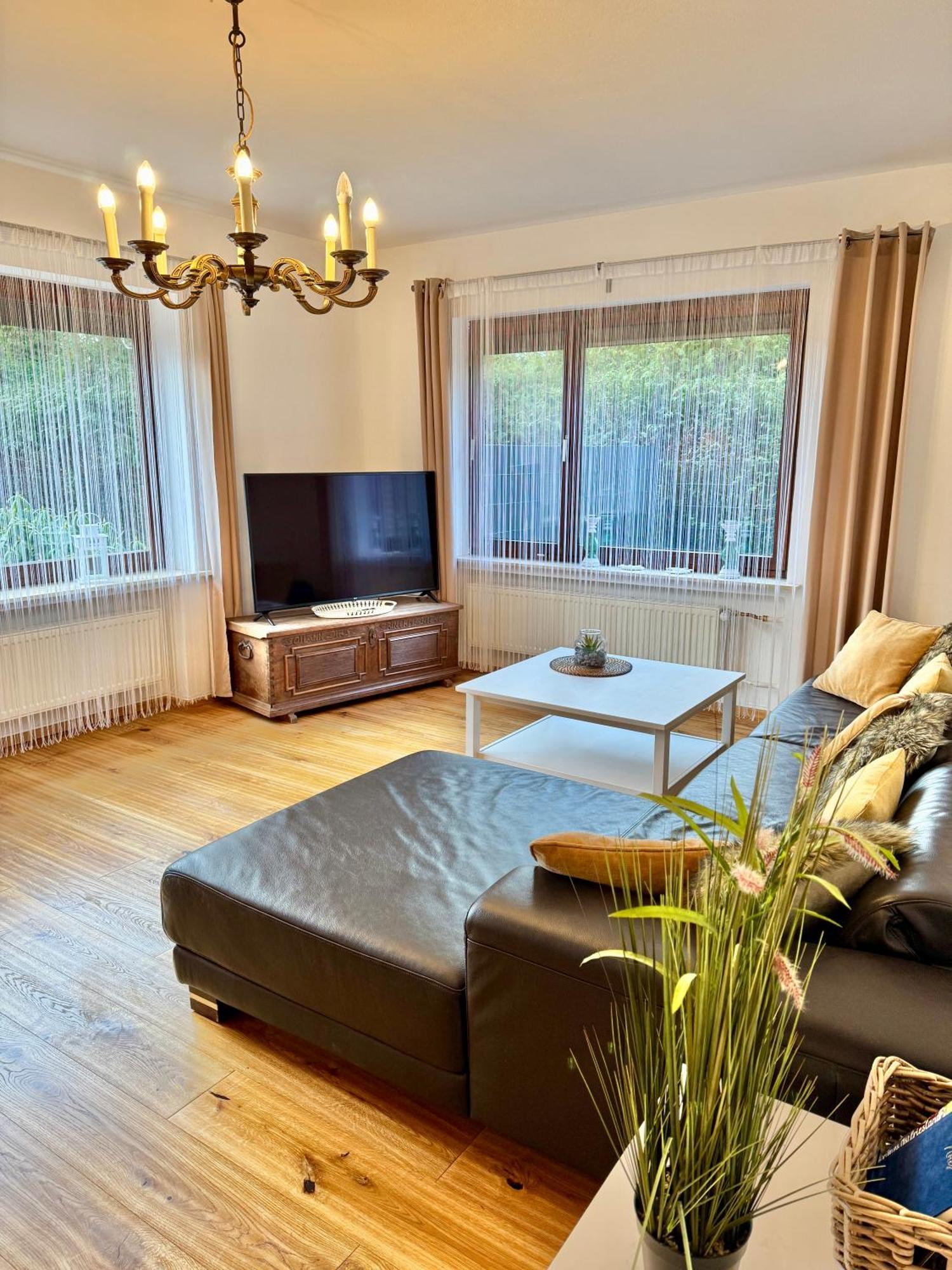 Moderne Ferienwohnung Brazil im EG mit eingezäuntem Garten und Terrasse in Südwestlage! Aurich Exterior foto