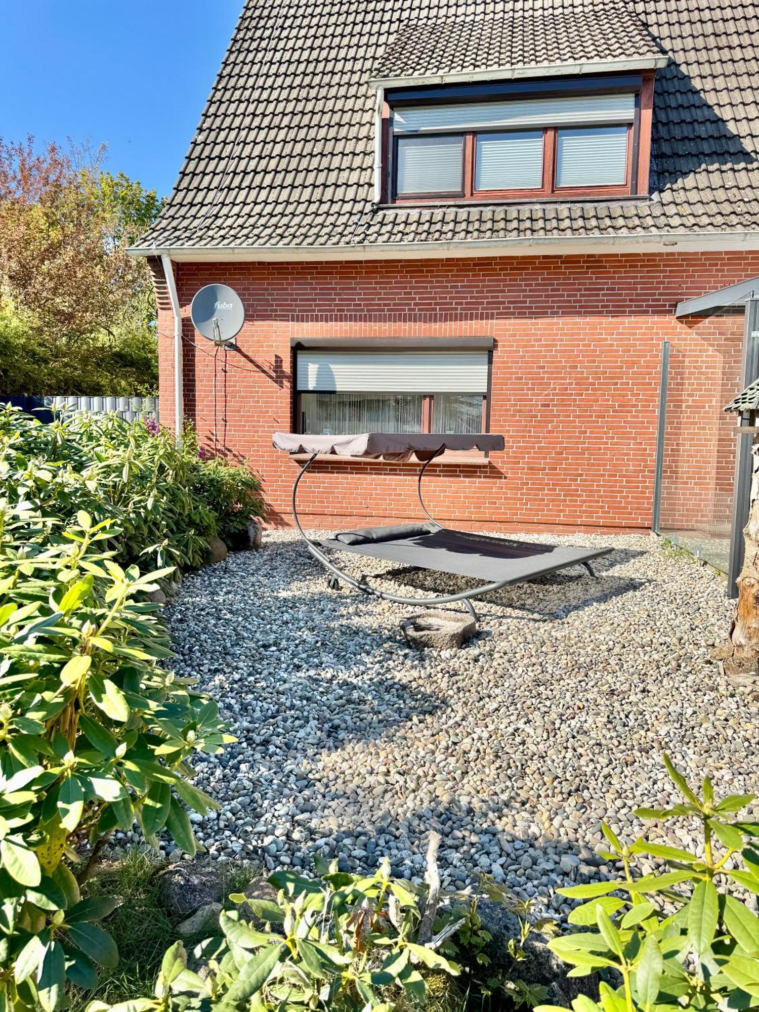 Moderne Ferienwohnung Brazil im EG mit eingezäuntem Garten und Terrasse in Südwestlage! Aurich Exterior foto